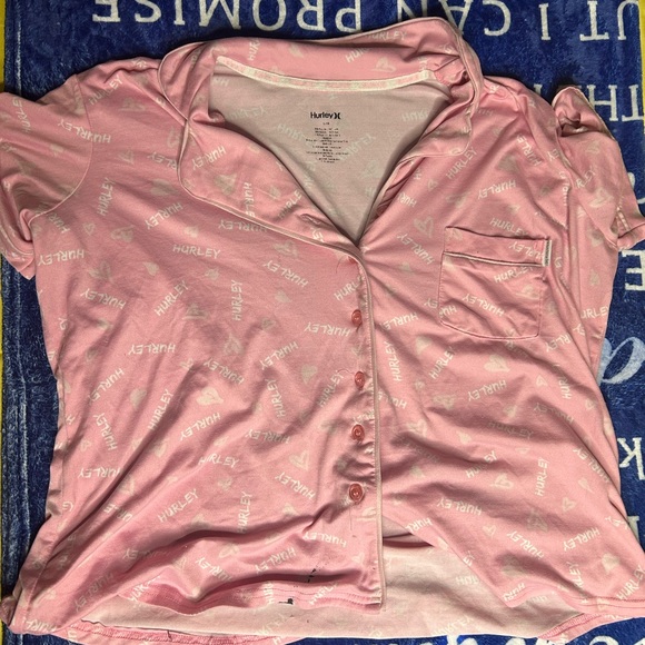 Pink and white Hurley sleepwear (set) - Picture 7 of 9